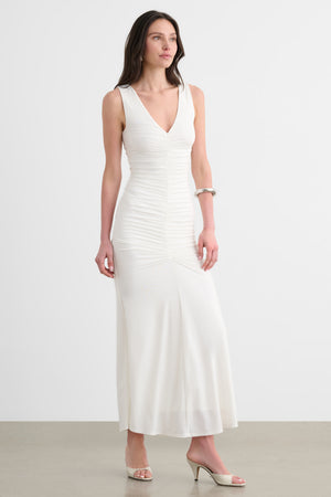 INEZ SLEEVELESS V-NECK RUCHED MIDI DRESS - Toccin