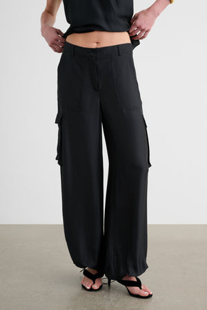 JAMES MID RISE WIDE LEG CARGO PANT - Toccin