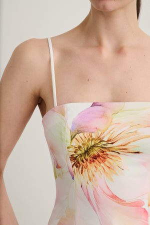 CLAUDELLE SCULPTED TOP - Toccin