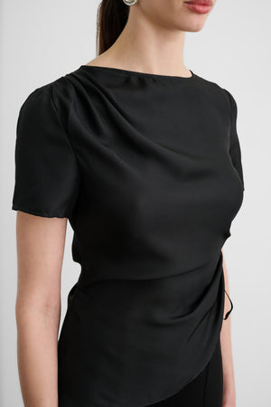 UMA SHORT SLEEVE TOP WITH DRAWSTRING DETAIL - Toccin