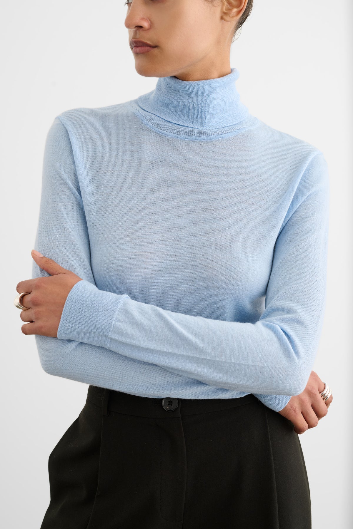 ALMA LONG SLEEVE TURTLE NECK