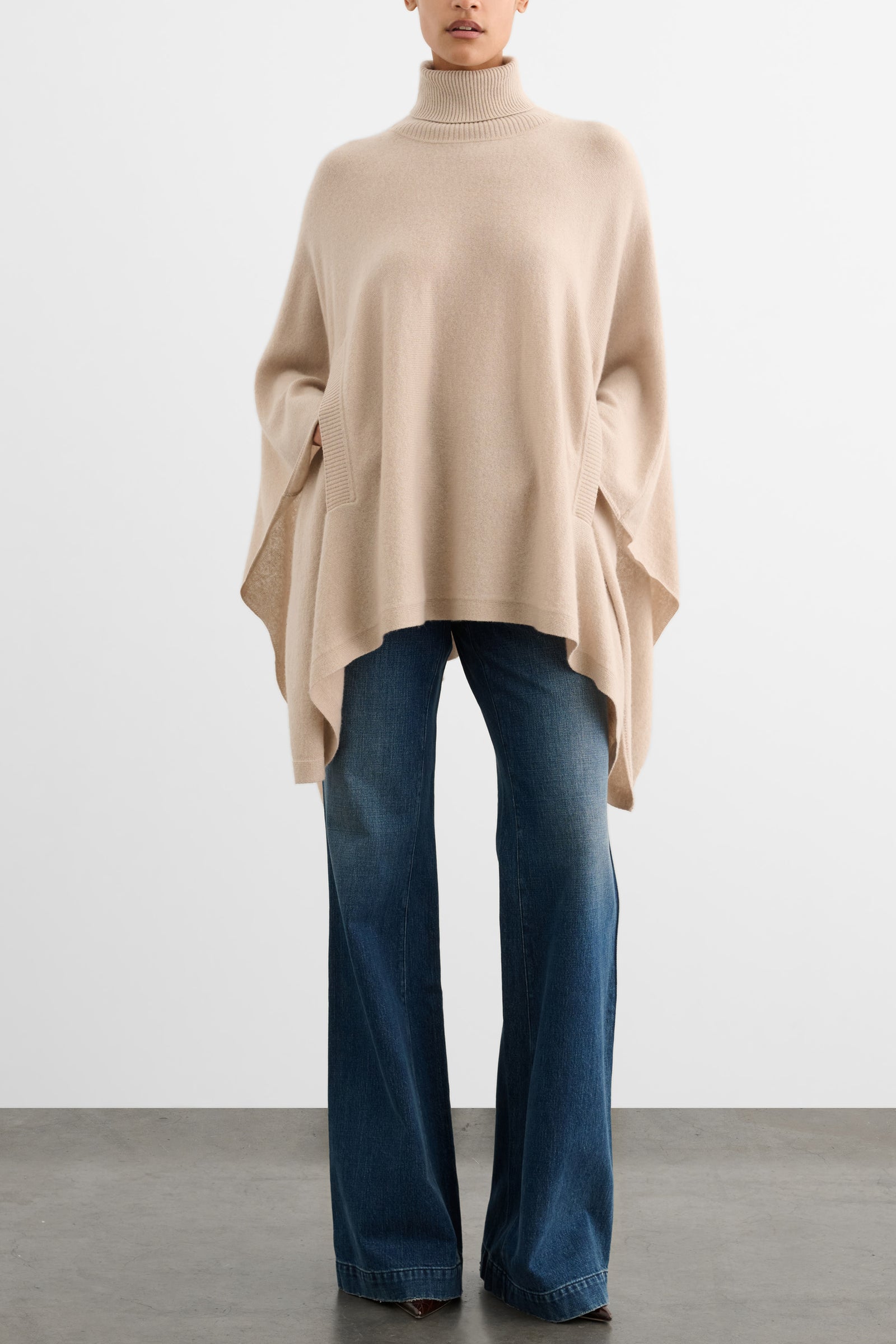 AMARA PONCHO
