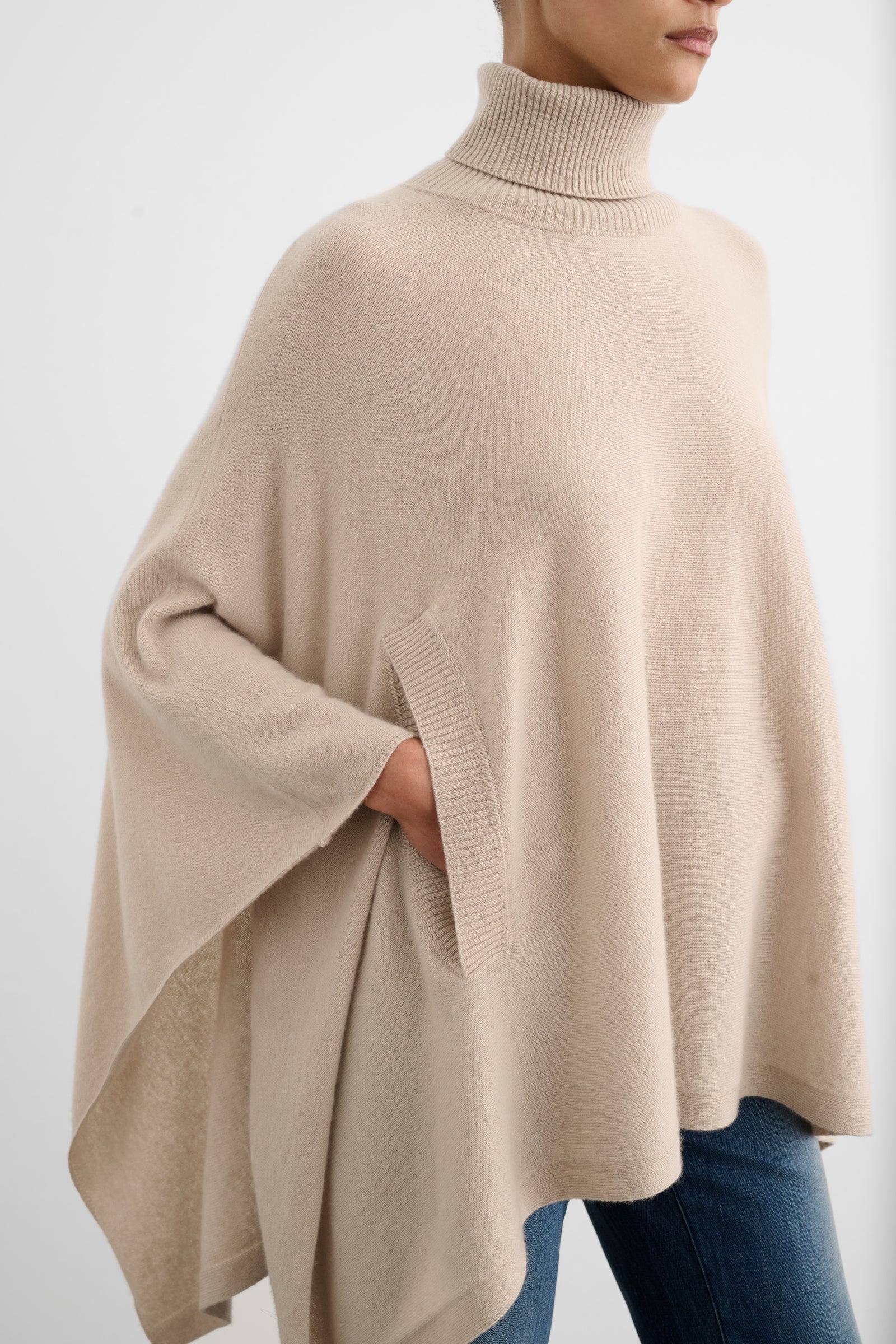 AMARA PONCHO