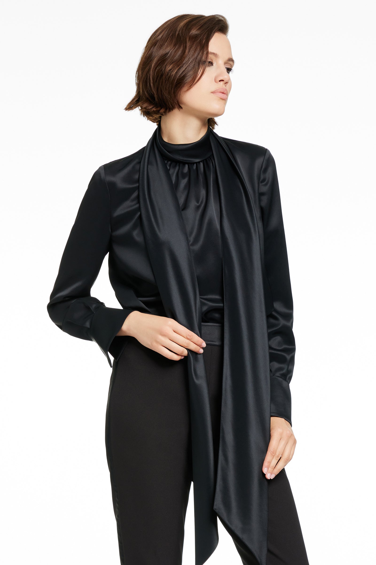 Veronica Pussy Bow Blouse - Toccin