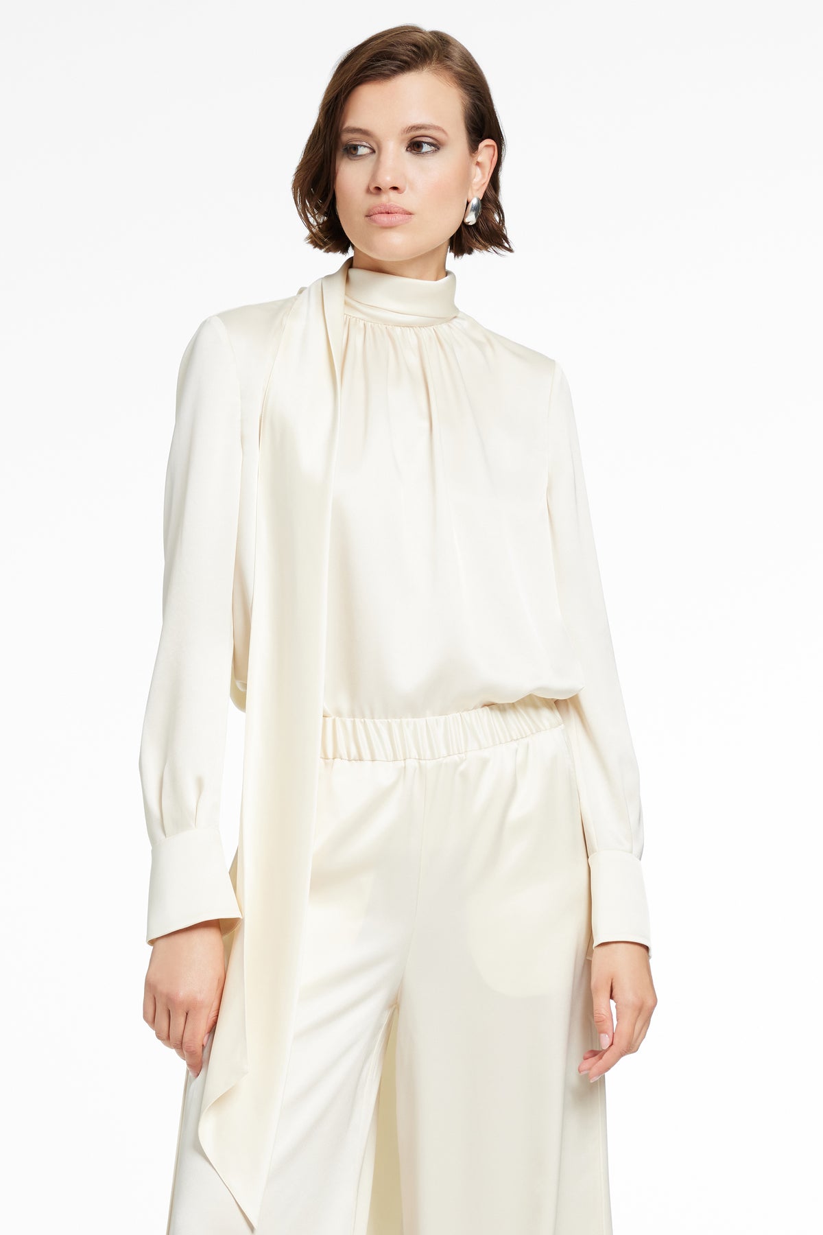 Veronica Pussy Bow Blouse - Toccin