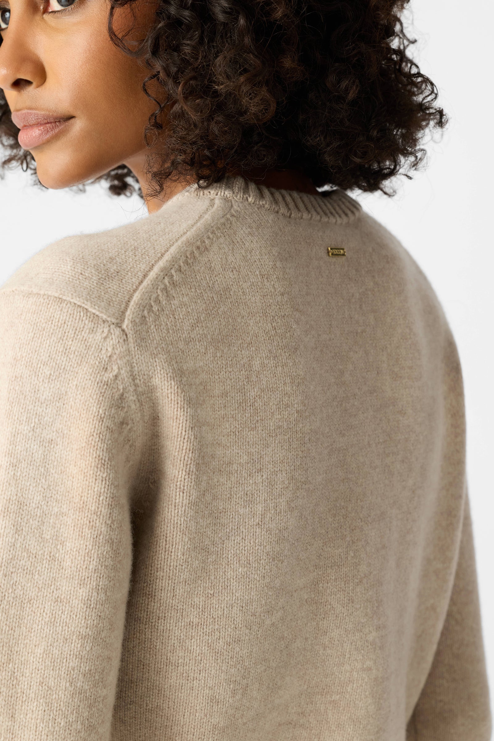 JENNY CLASSIC CREWNECK SWEATER