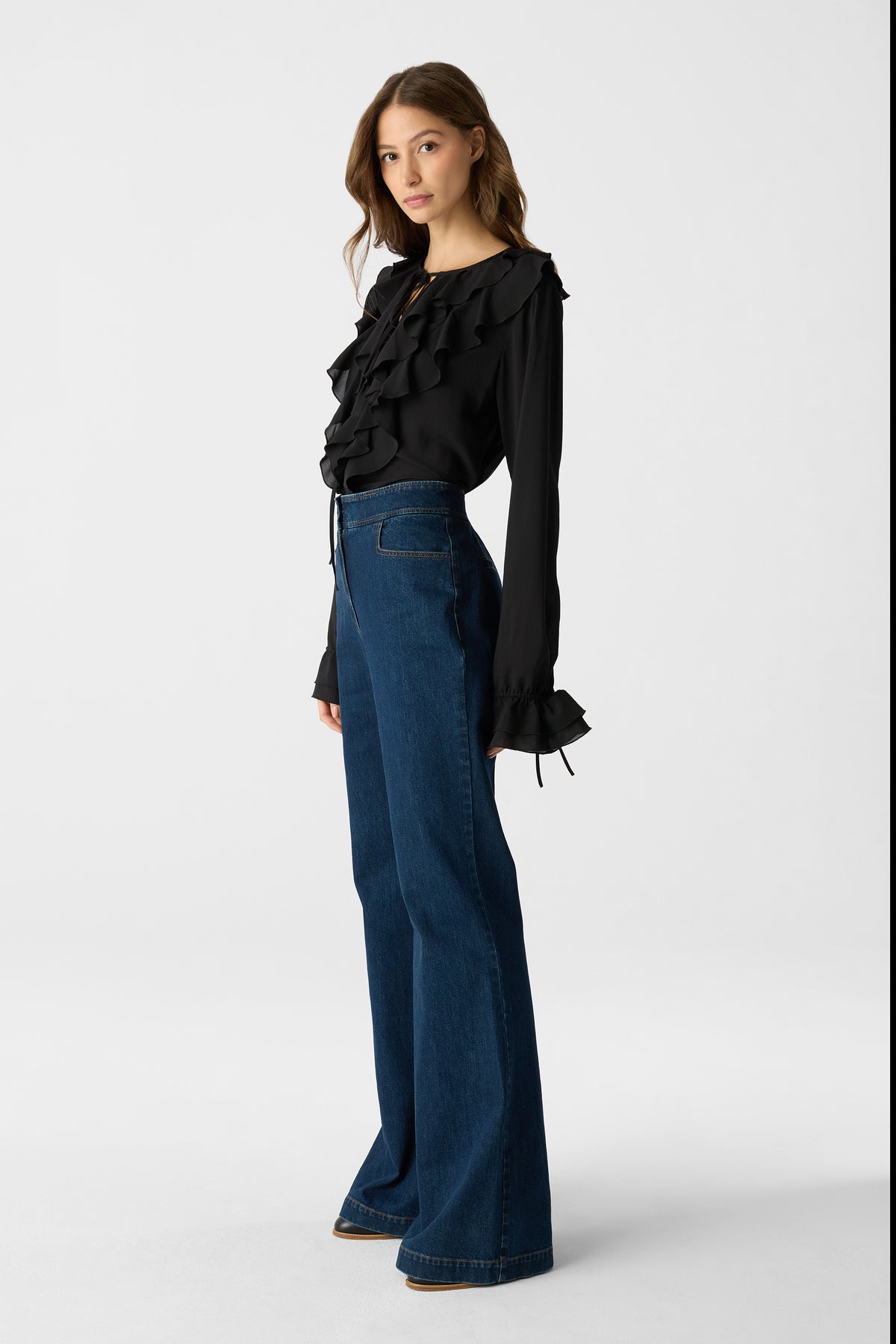 TOBI EXAGGERATED RUFFLE BLOUSE