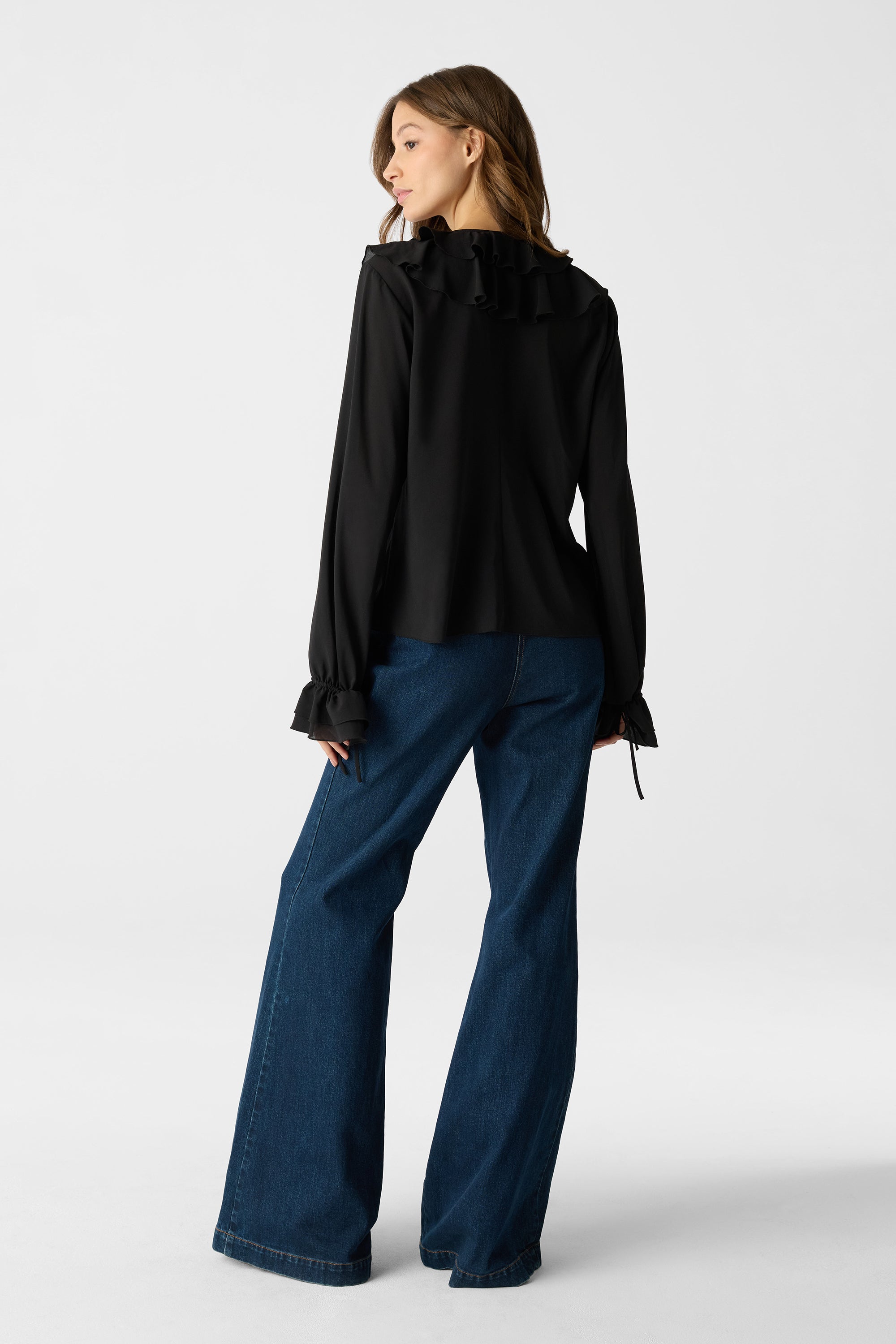 TOBI EXAGGERATED RUFFLE BLOUSE