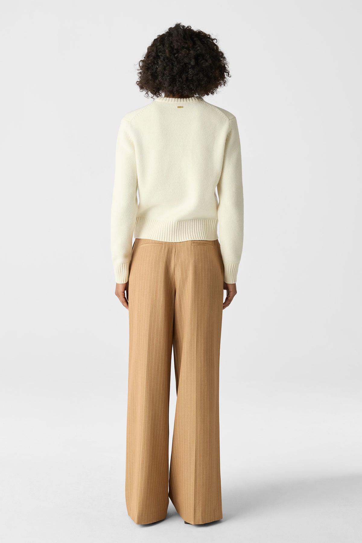 JENNY CLASSIC CREWNECK SWEATER