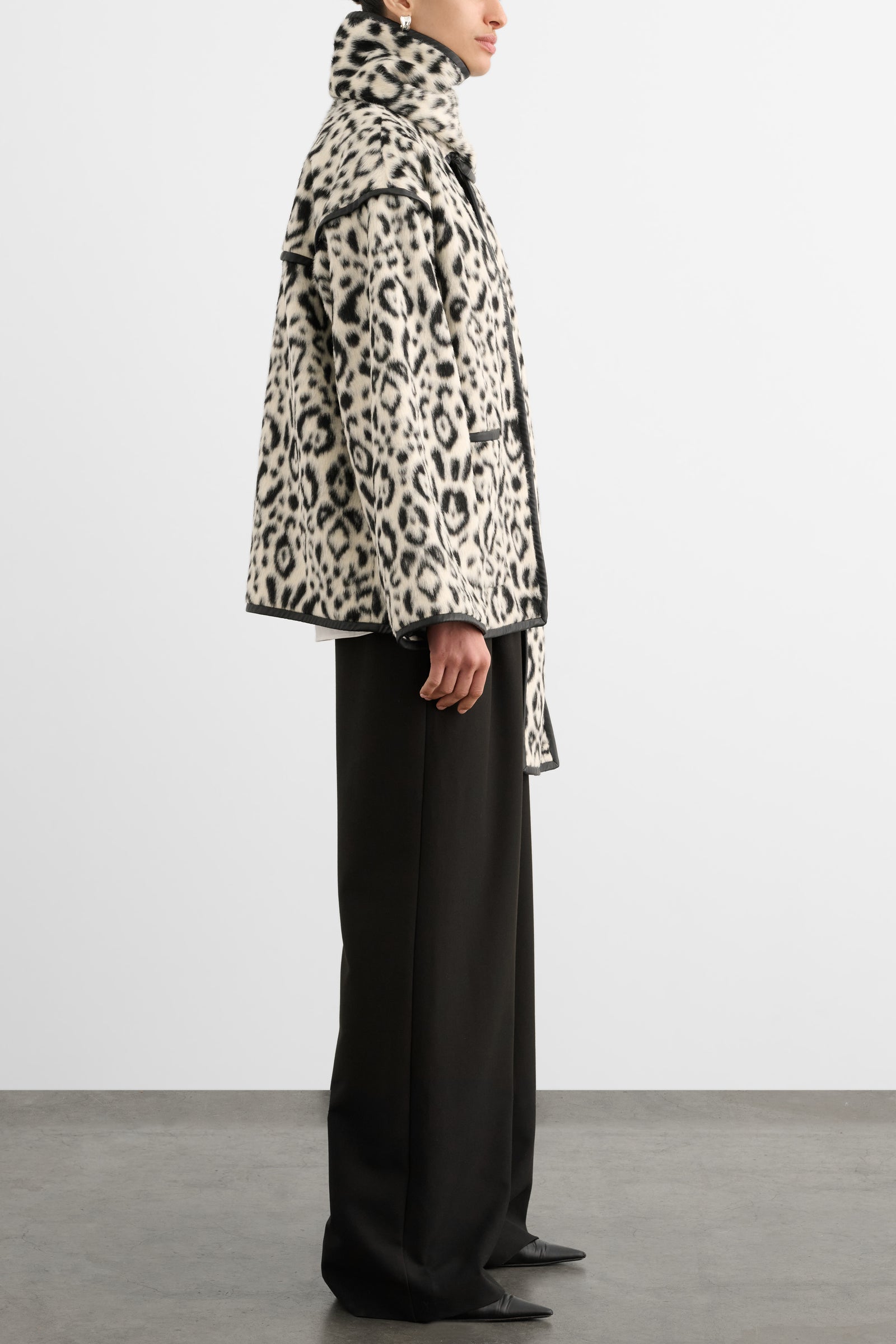 ELYRIA SCARF JACKET