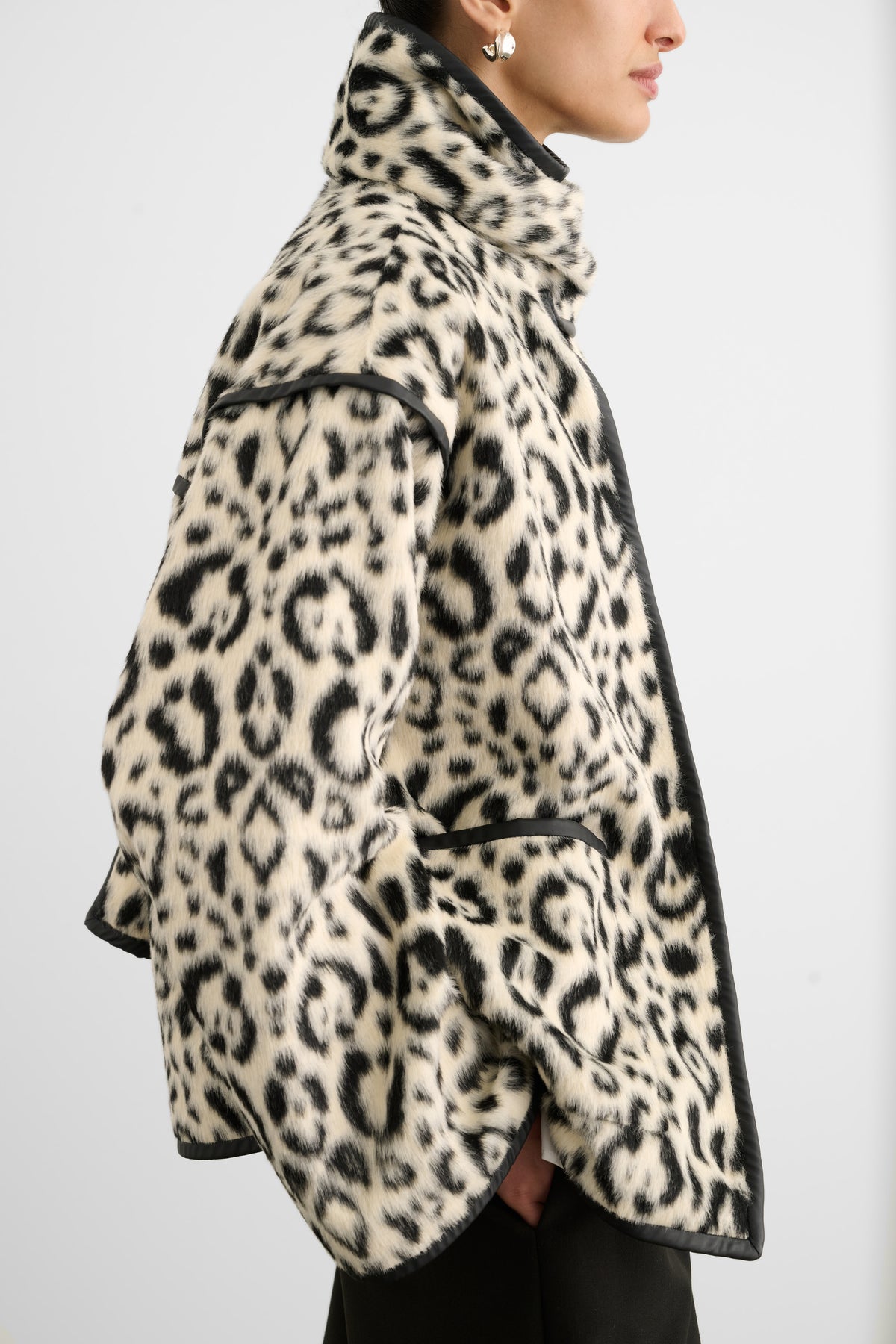 ELYRIA SCARF JACKET