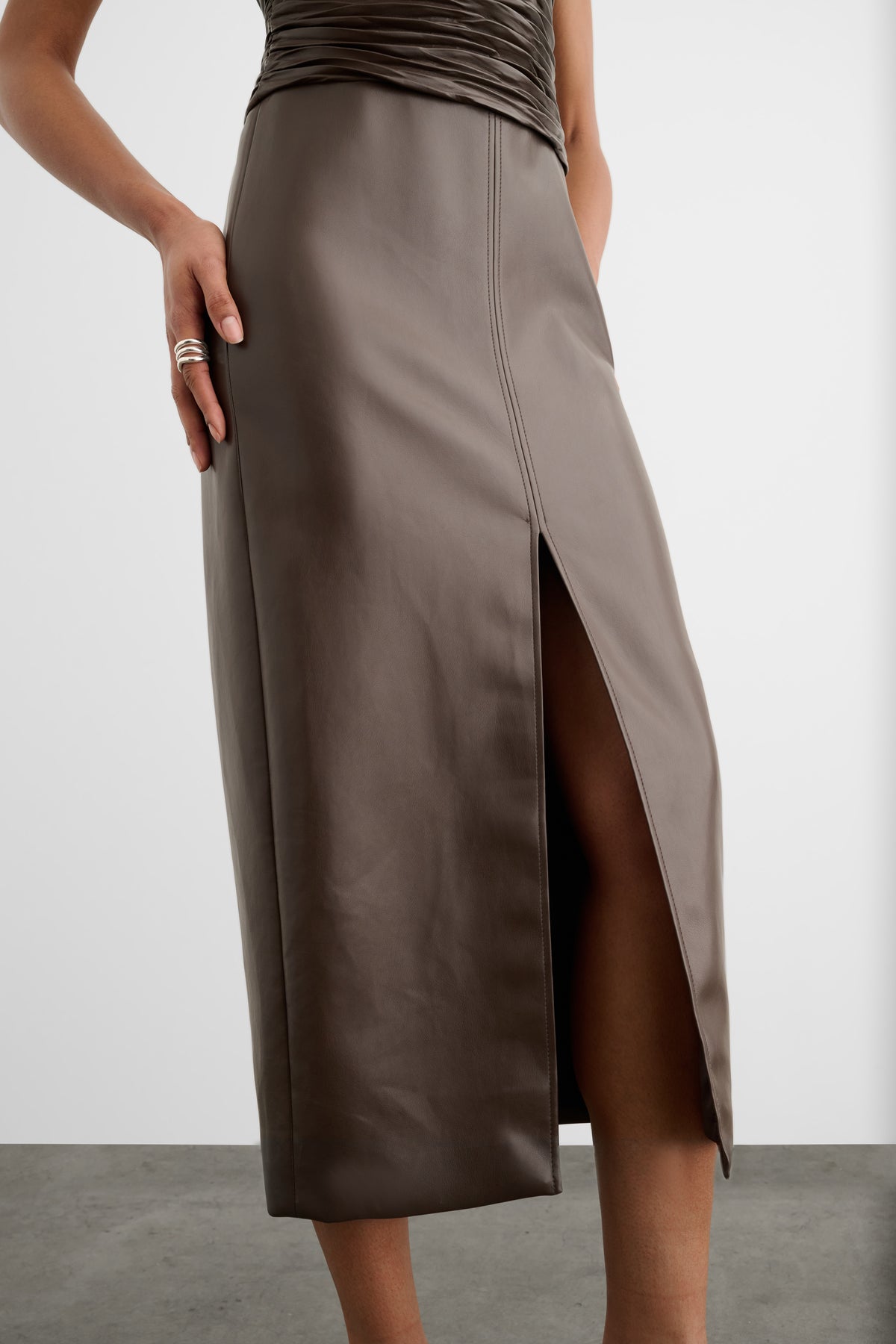 FABIANA V-NECK RUCHED MIDI DRESS