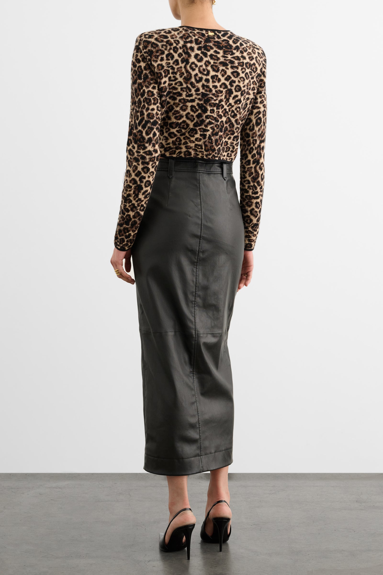 INDIRA CROPPED CARDIGAN
