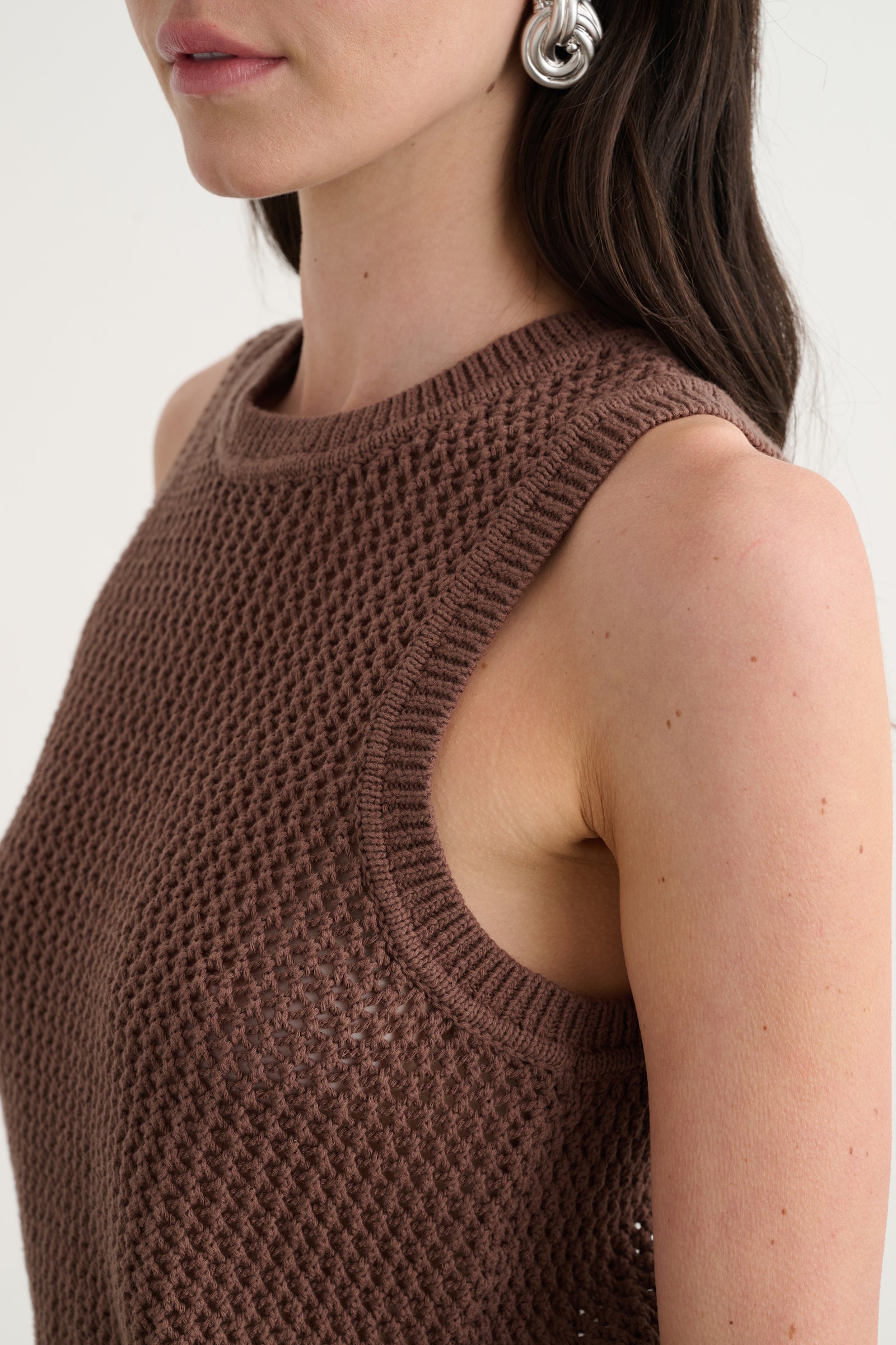 IZZY SLEEVELESS TANK - Toccin
