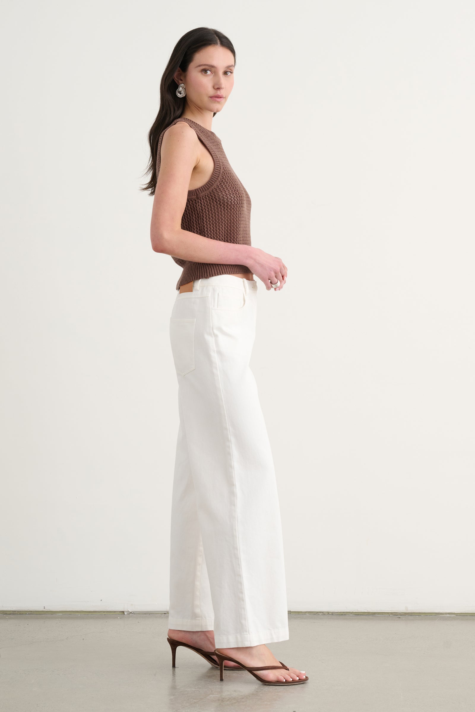 IZZY SLEEVELESS TANK - Toccin