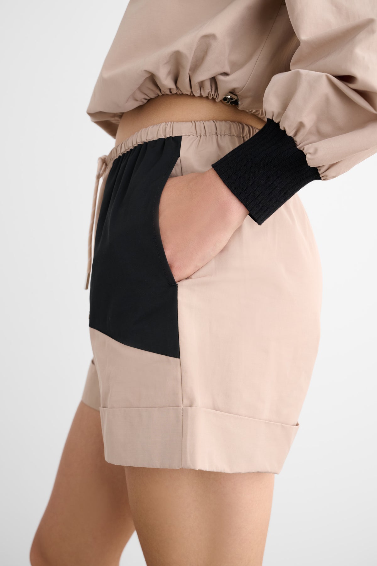 THEO PULL- ON SHORT