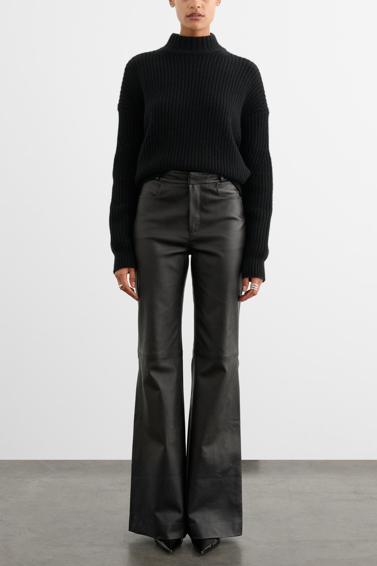 JULIE OVERSIZED SWEATER