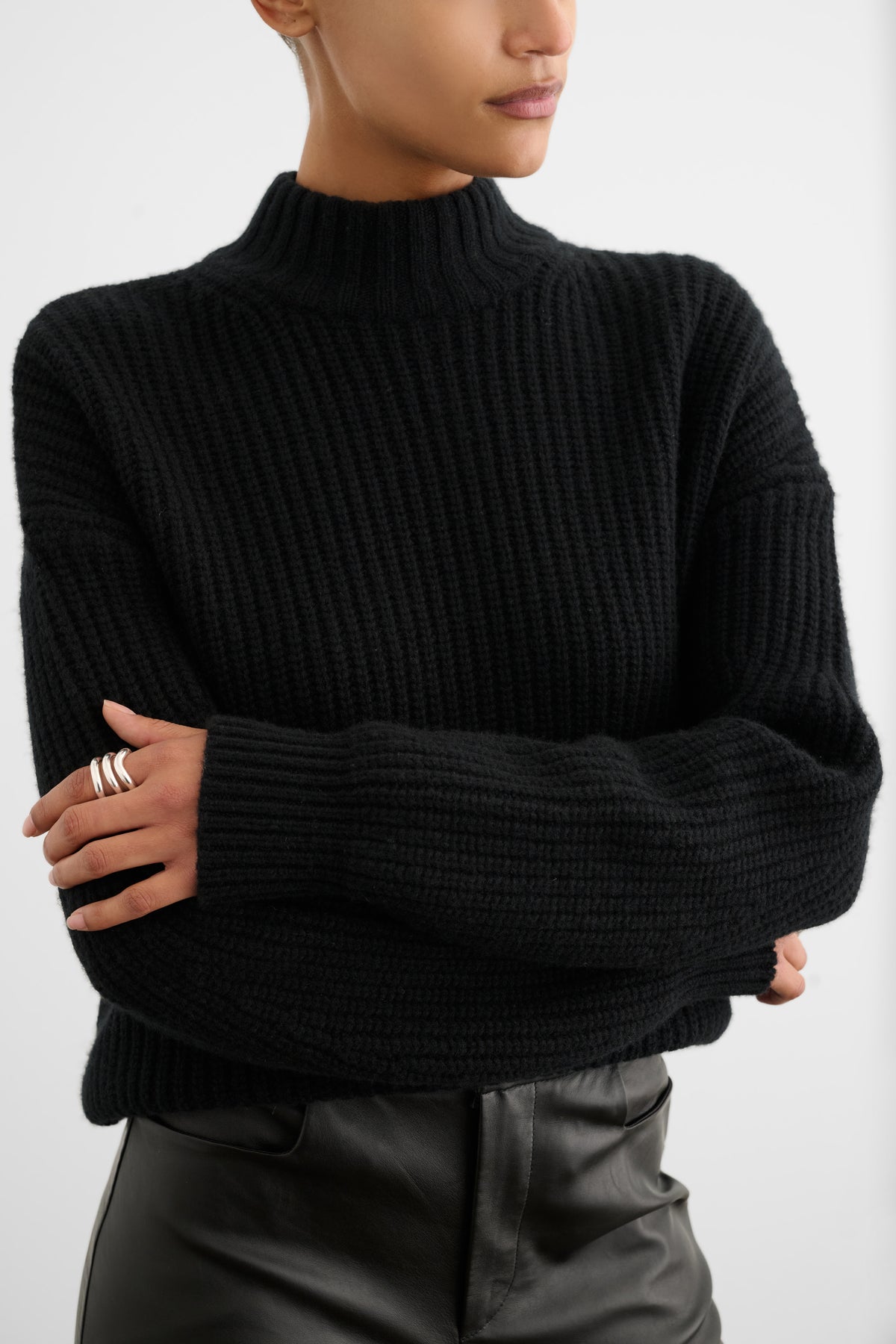JULIE OVERSIZED SWEATER