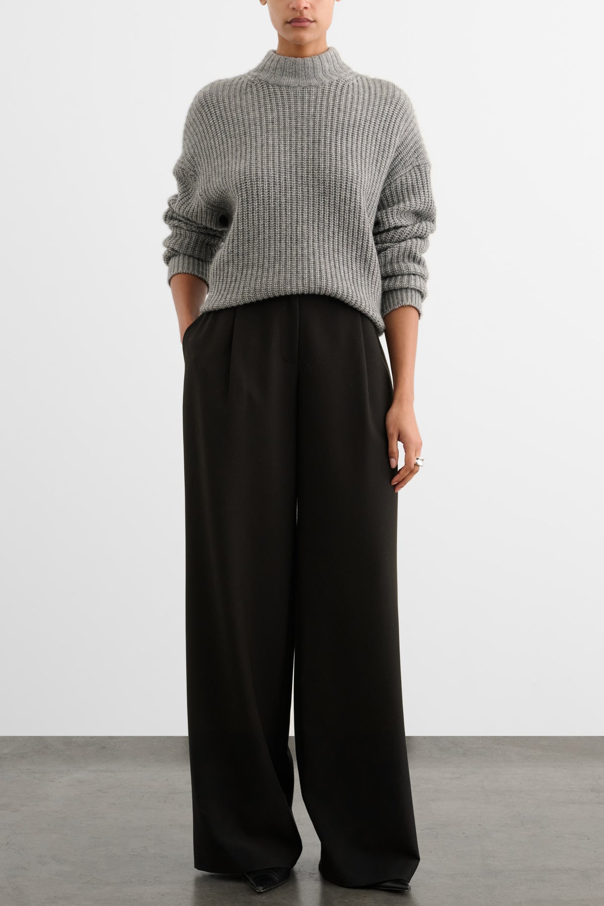 JULIE OVERSIZED SWEATER