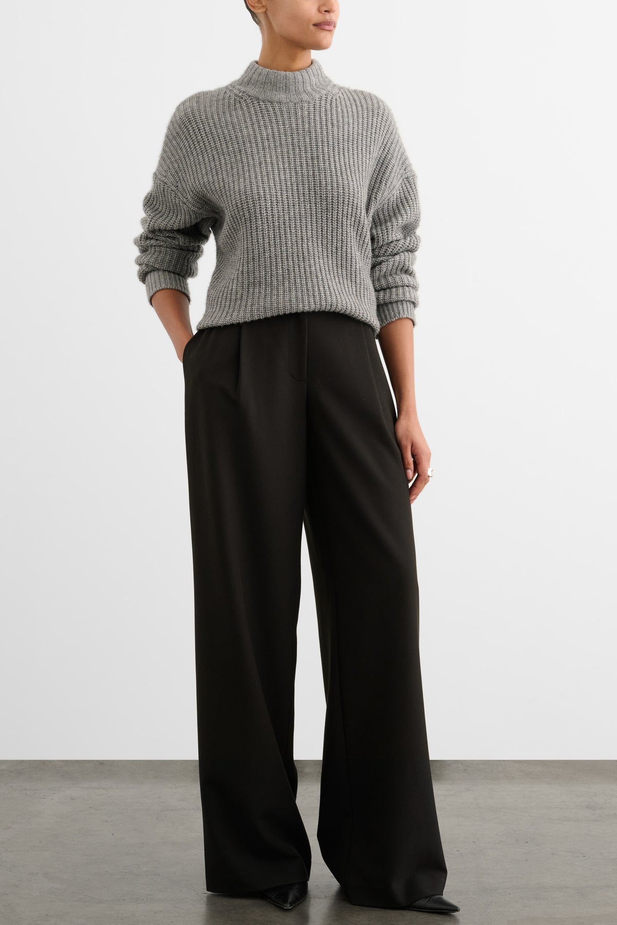 JULIE OVERSIZED SWEATER