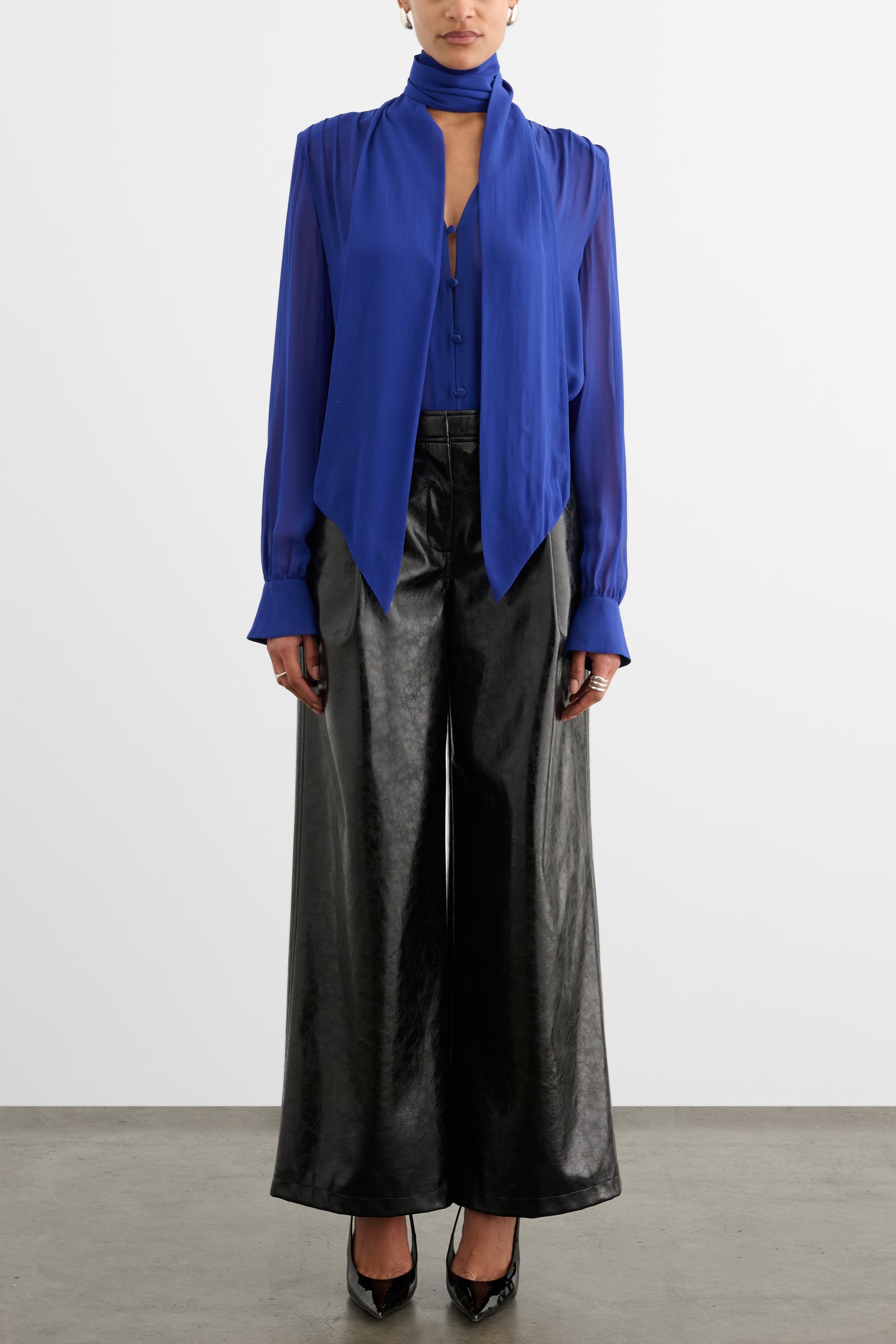 KAILA TIE NECK BUTTON-FRONT BLOUSE