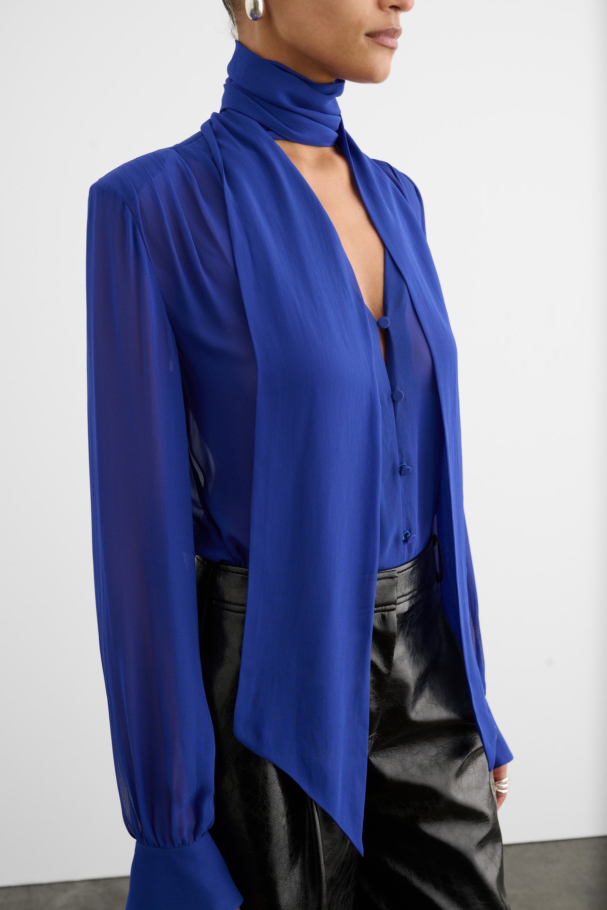 KAILA TIE NECK BUTTON-FRONT BLOUSE