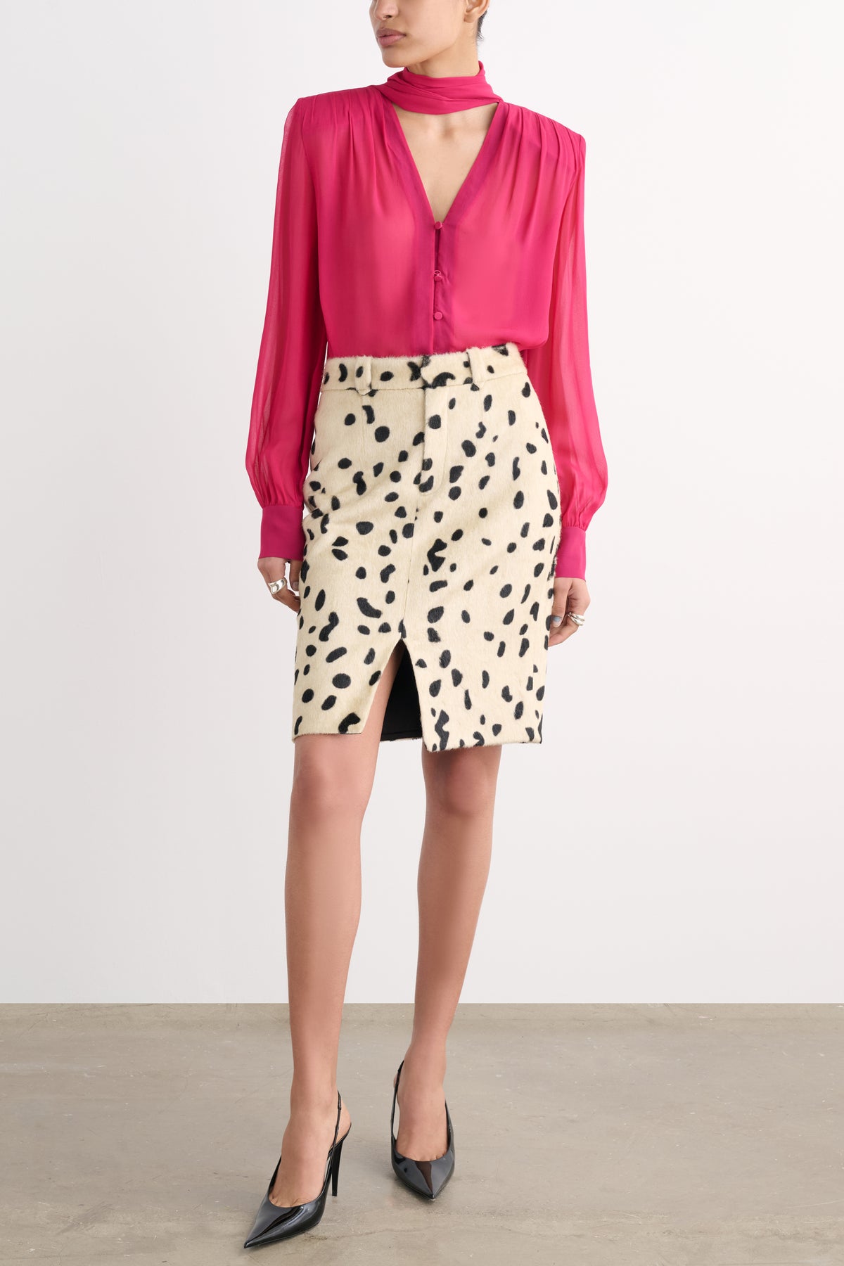 KAILA TIE NECK BUTTON-FRONT BLOUSE