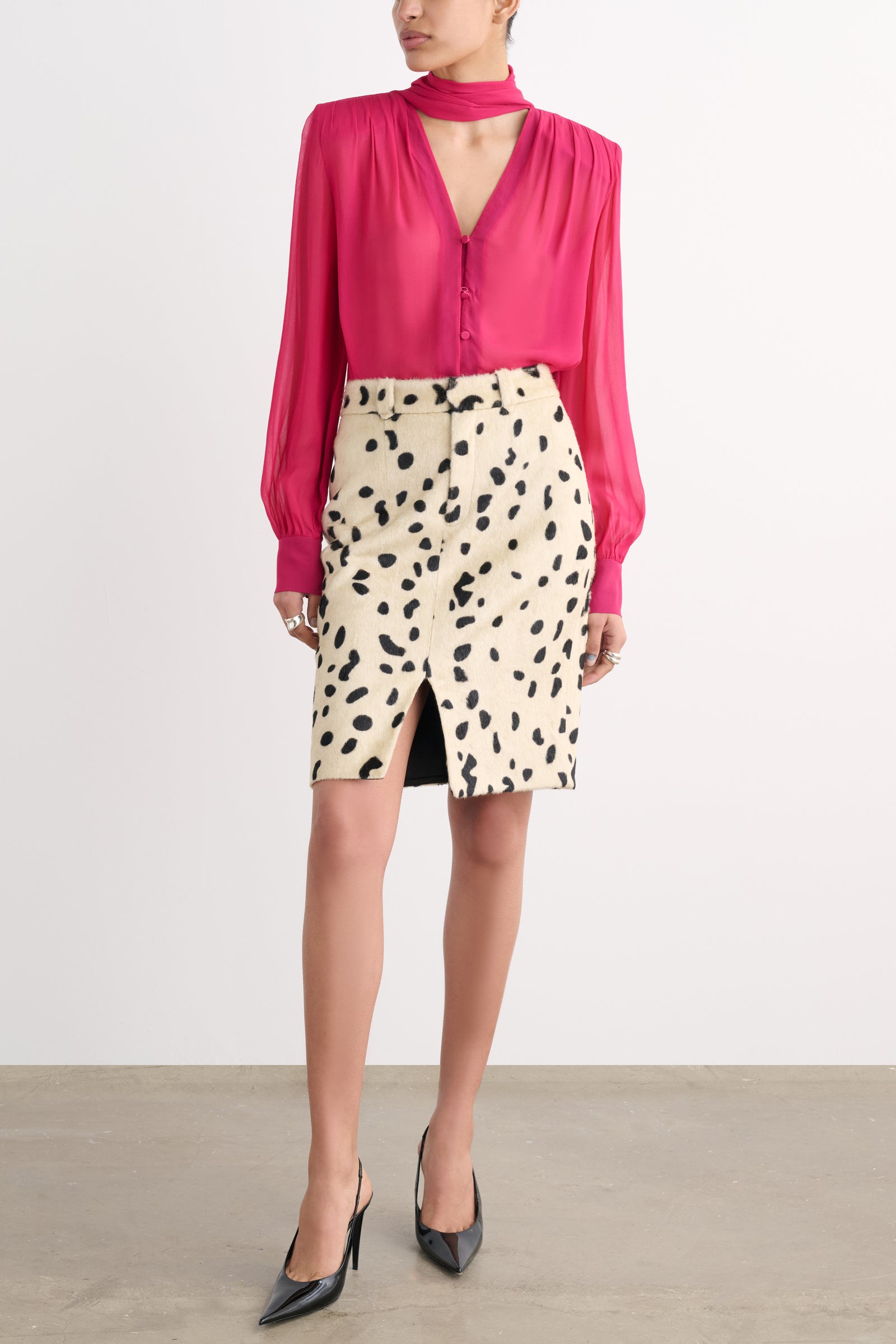 KAILA TIE NECK BUTTON-FRONT BLOUSE