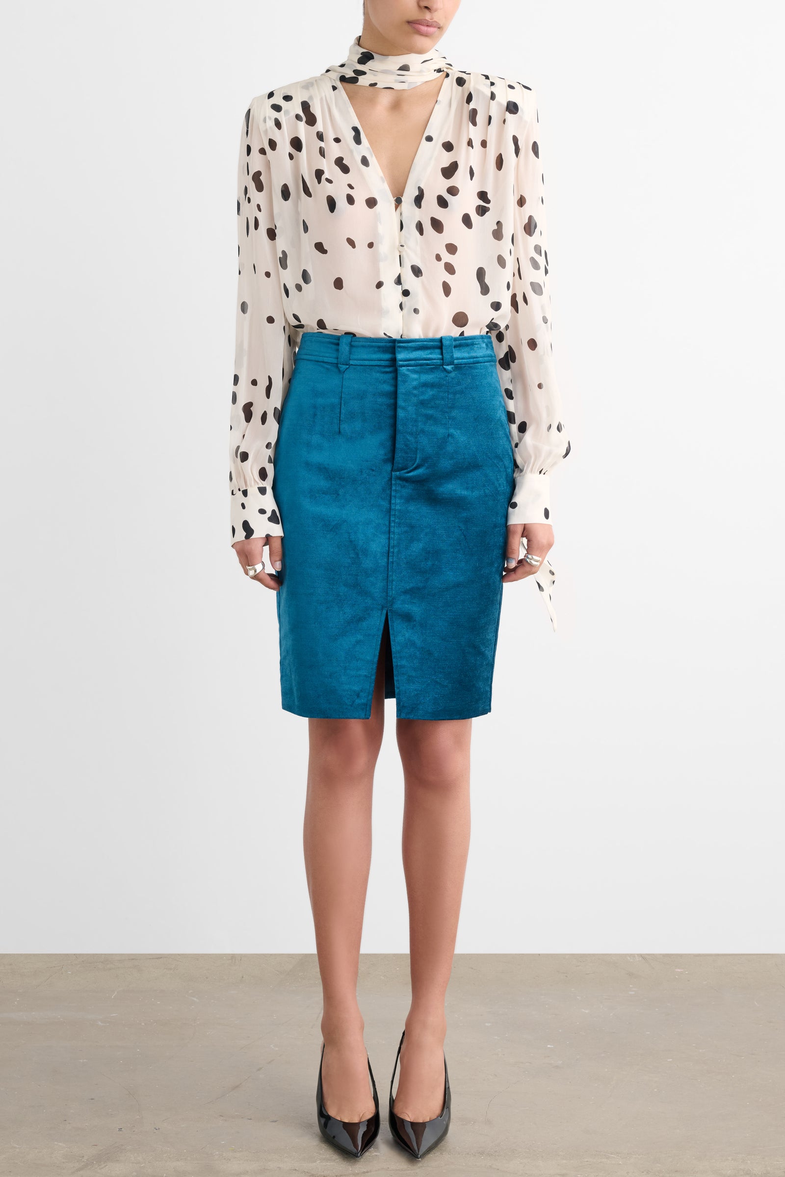 NOELLE KNEE LENGTH PENCIL SKIRT - Toccin