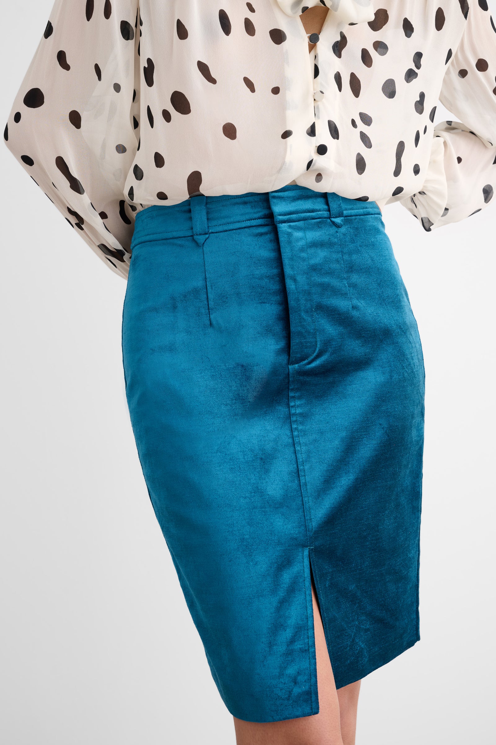 NOELLE KNEE LENGTH PENCIL SKIRT - Toccin