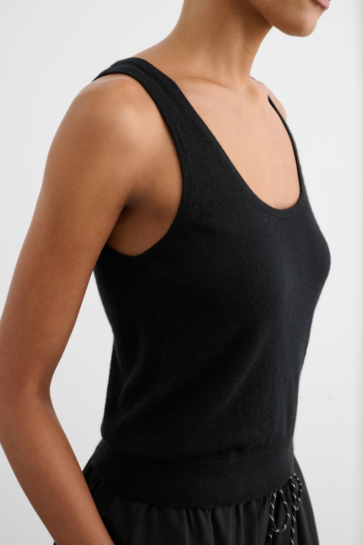 LANI SCOOP NECK TANK