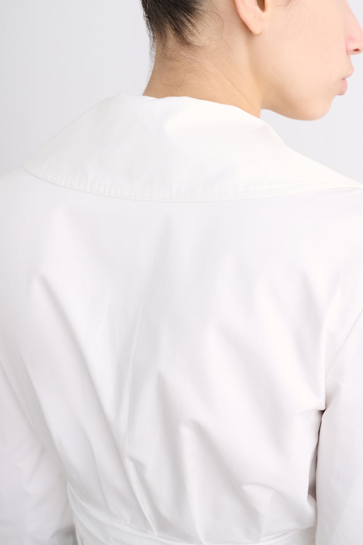 MALANI COLLARED WRAP TOP - Toccin