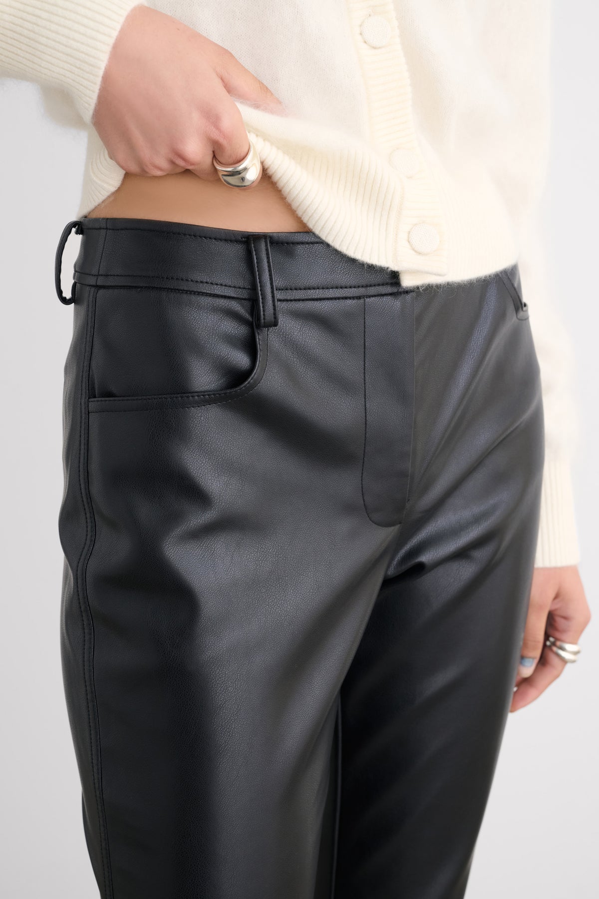 TRACY SKINNY STRAIGHT LEG PANT - Toccin