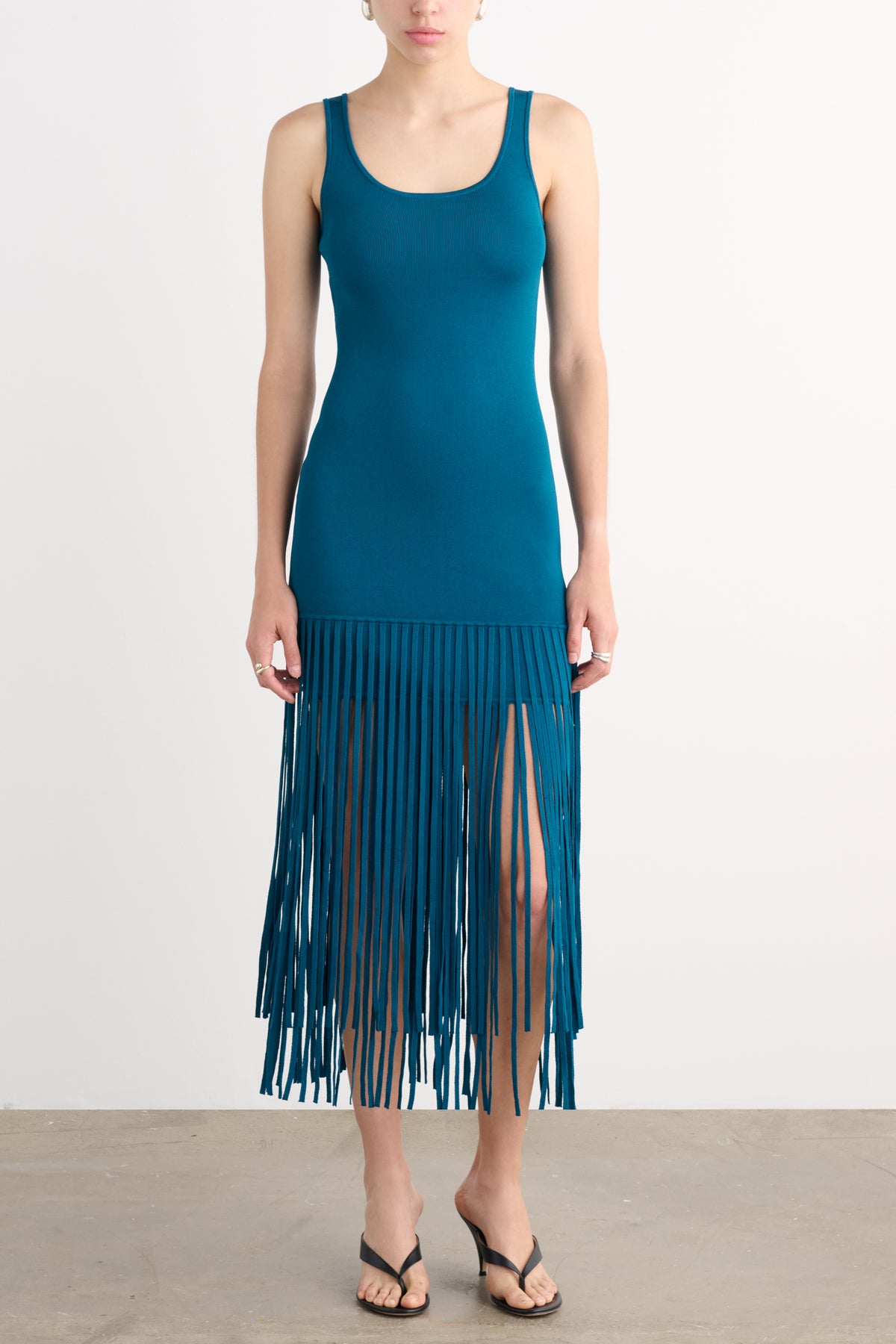 ROXANNE SCOOP NECK MINI DRESS WITH FRINGE - Toccin