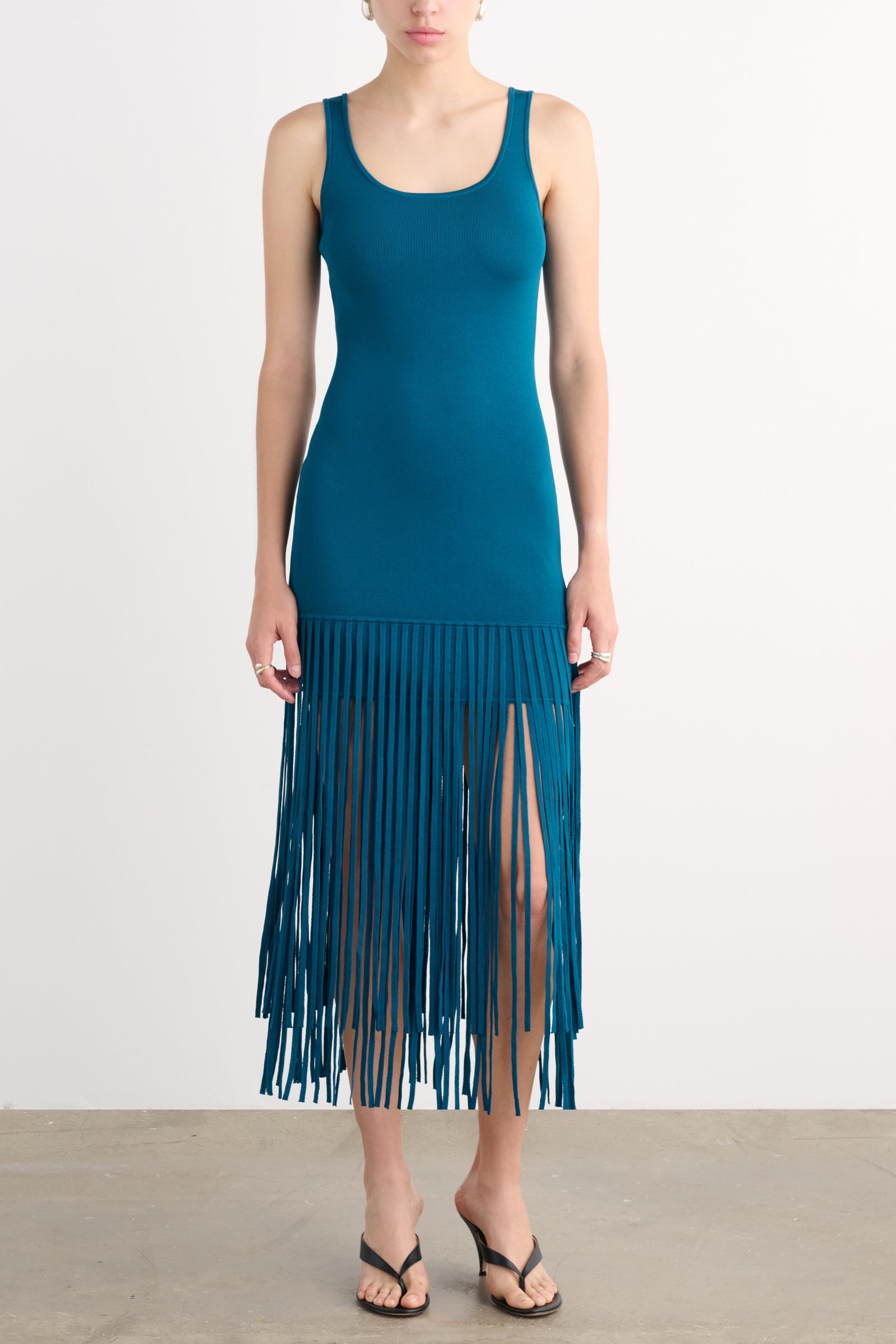 ROXANNE SCOOP NECK MINI DRESS WITH FRINGE - Toccin