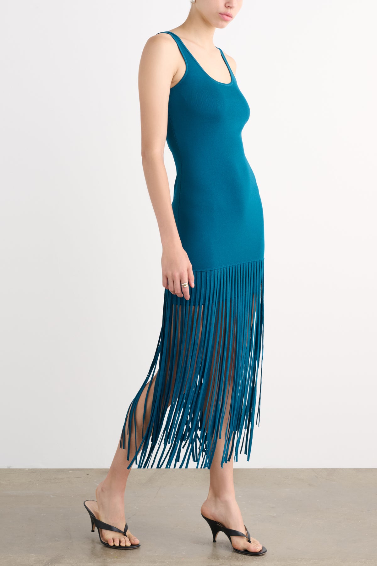 ROXANNE SCOOP NECK MINI DRESS WITH FRINGE - Toccin