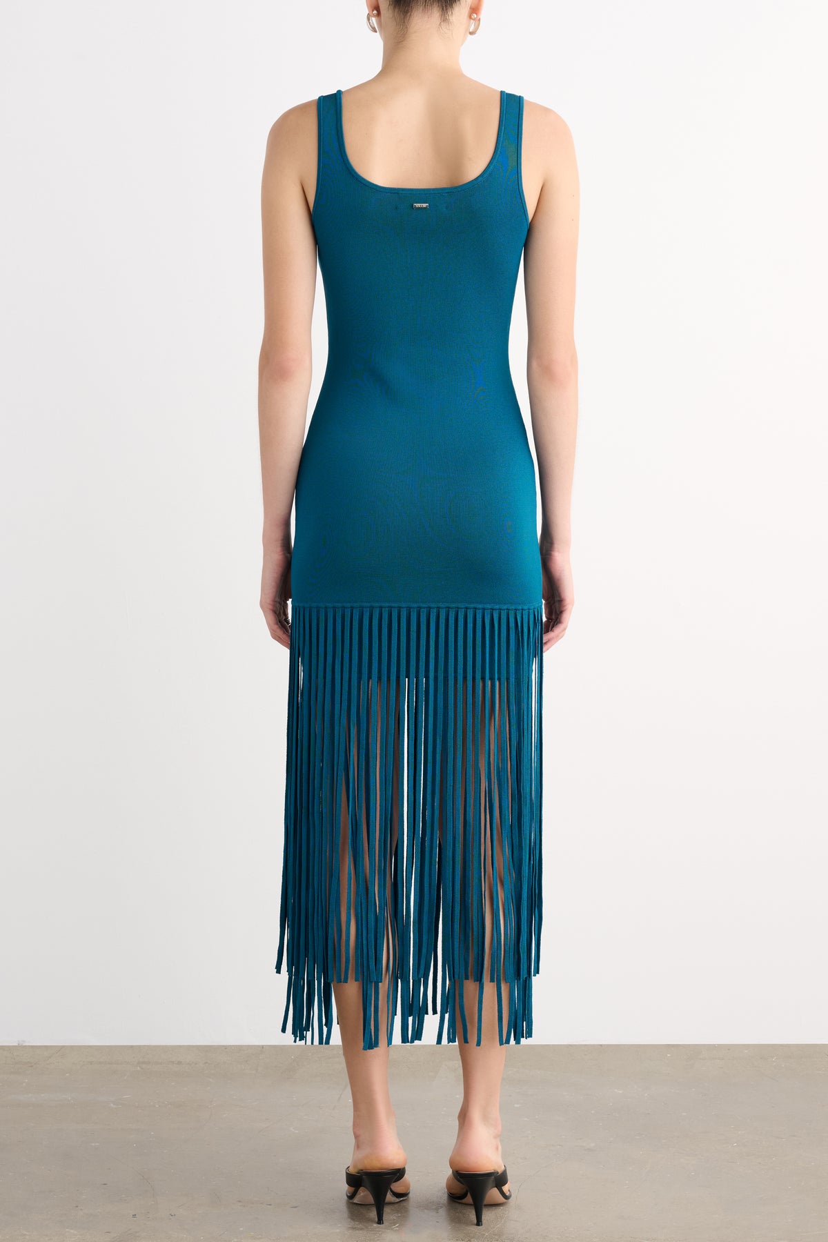 ROXANNE SCOOP NECK MINI DRESS WITH FRINGE - Toccin