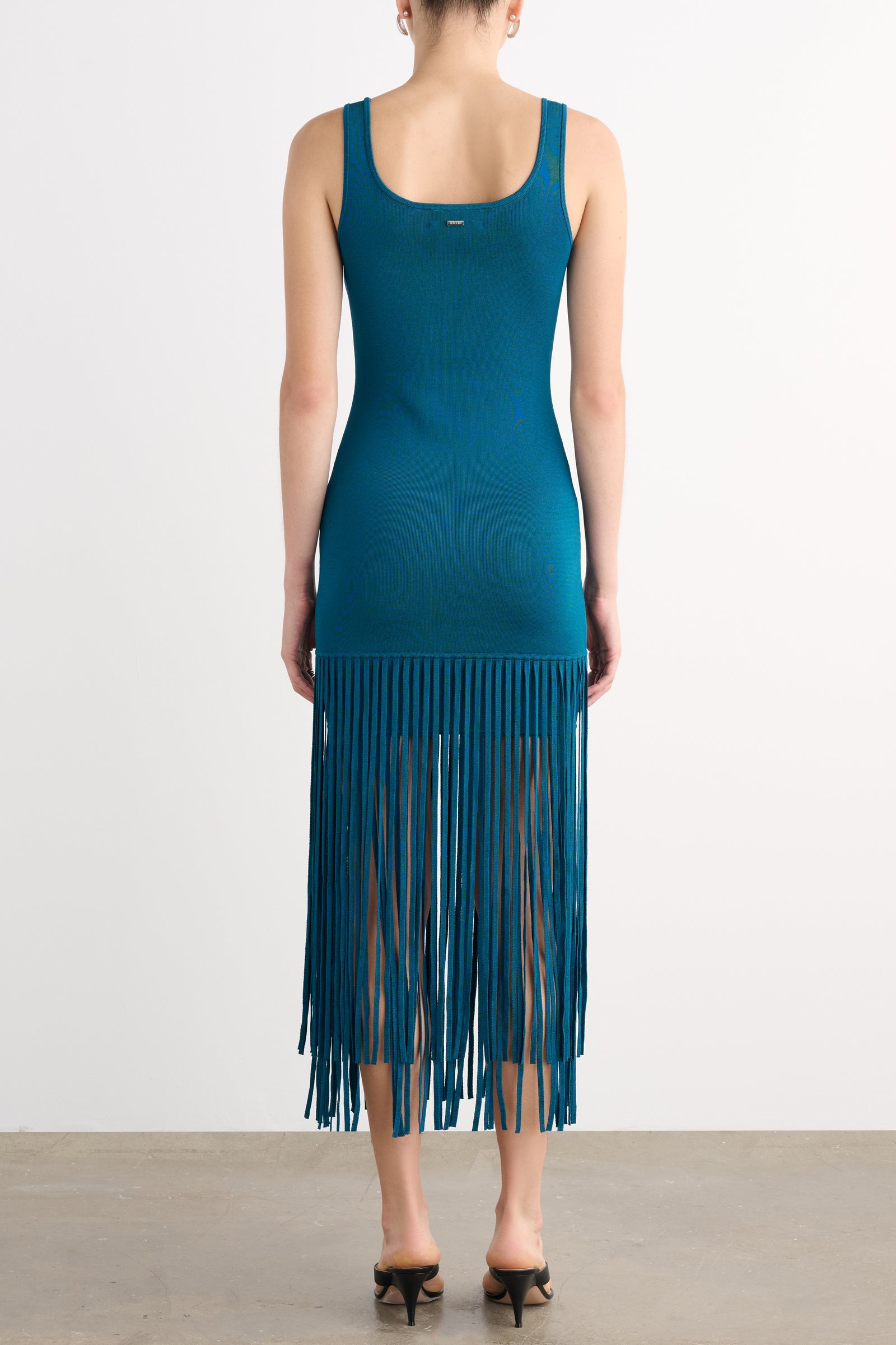ROXANNE SCOOP NECK MINI DRESS WITH FRINGE - Toccin