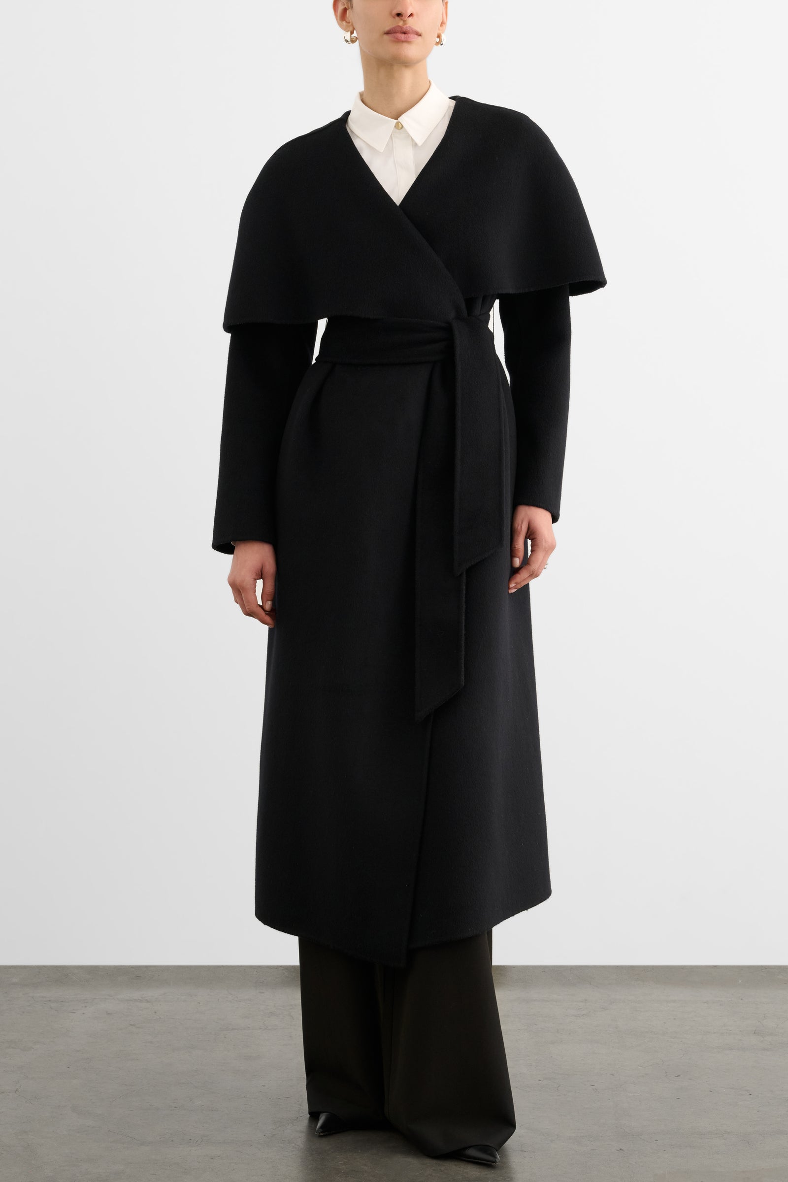 RYA EXAGGERATED CAPE WRAP COAT