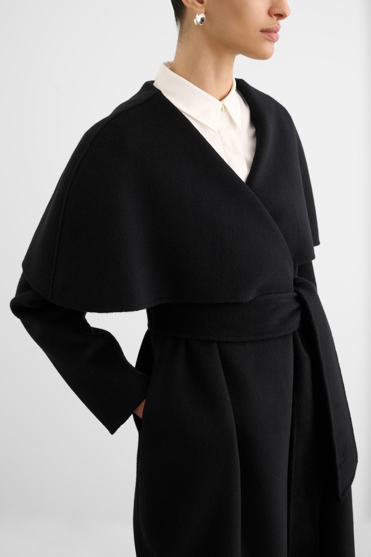 RYA EXAGGERATED CAPE WRAP COAT