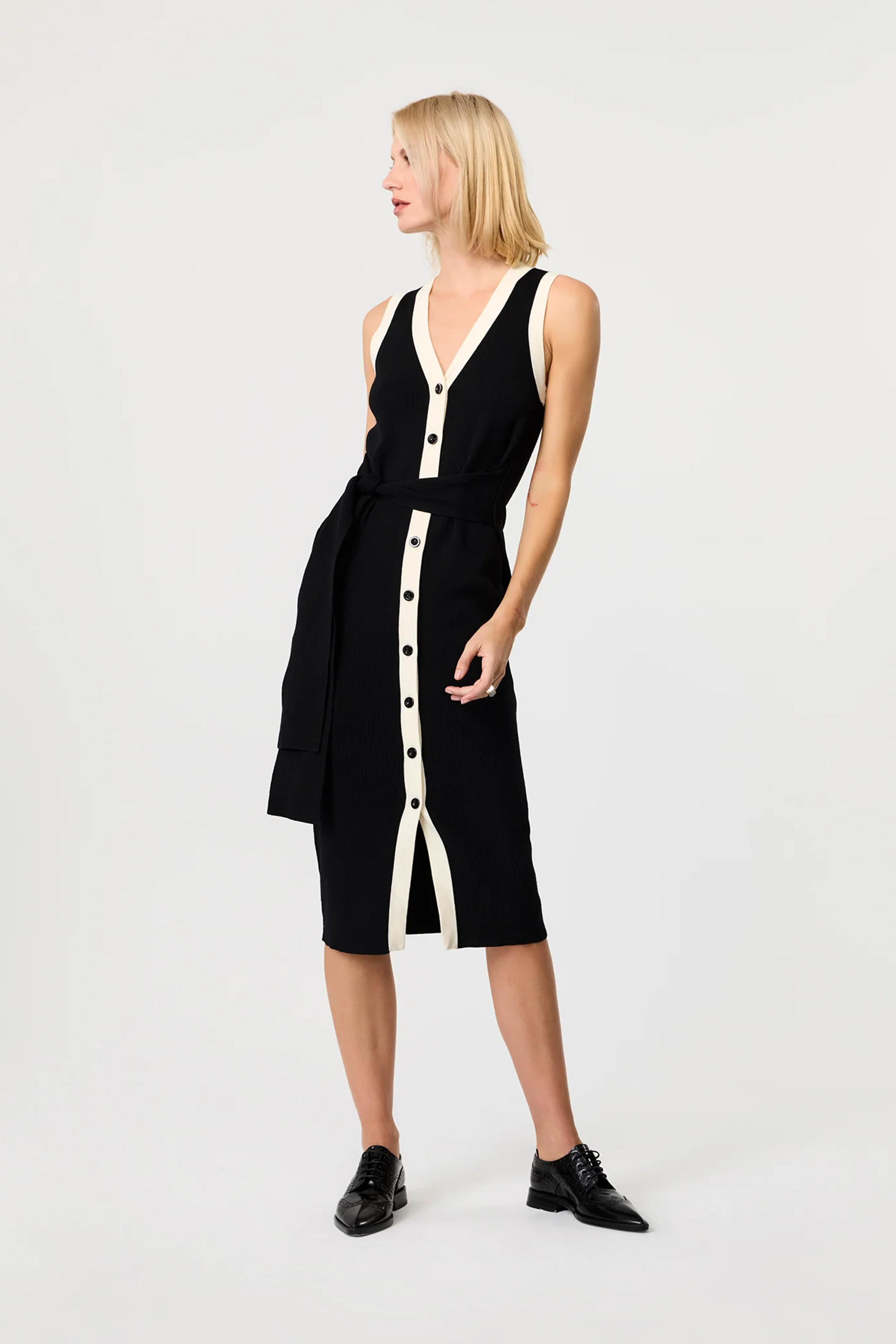 Button front sleeveless dress online