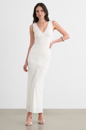 INEZ SLEEVELESS V-NECK RUCHED MIDI DRESS - Toccin