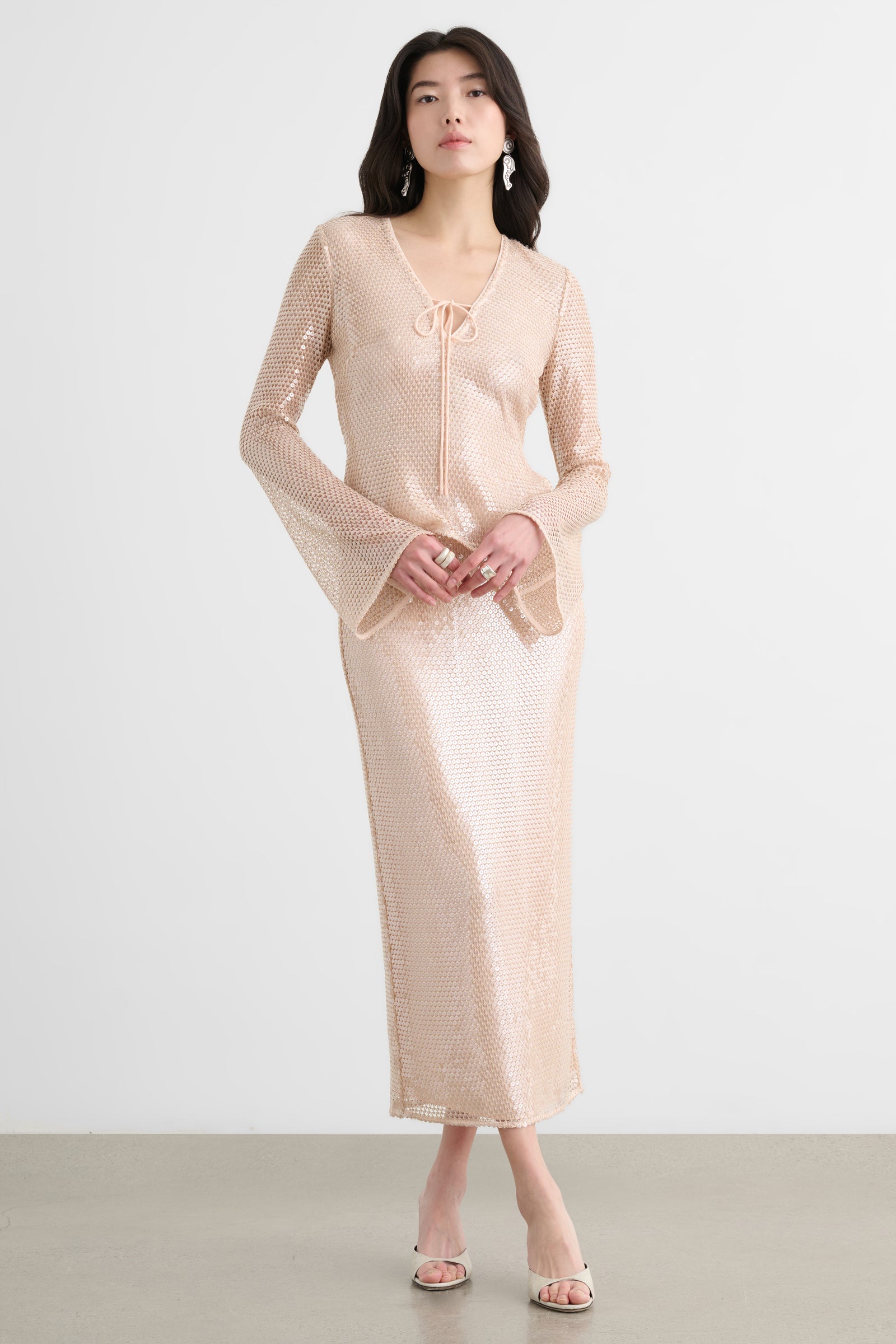 ZURI V-NECK FLARED SLEEVE TOP - Toccin