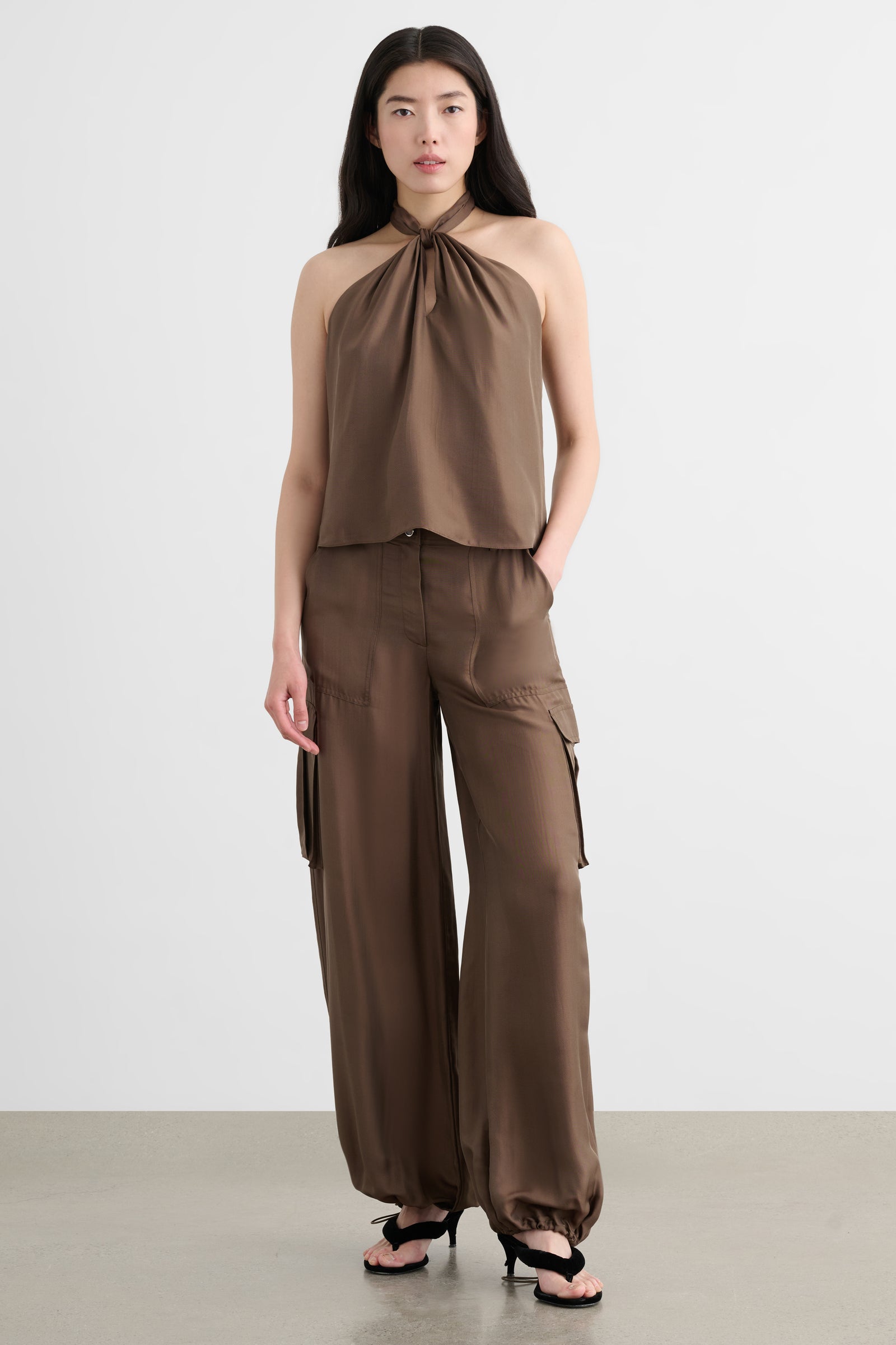 EVERLEE HALTER NECK KNOTTED TOP - Toccin