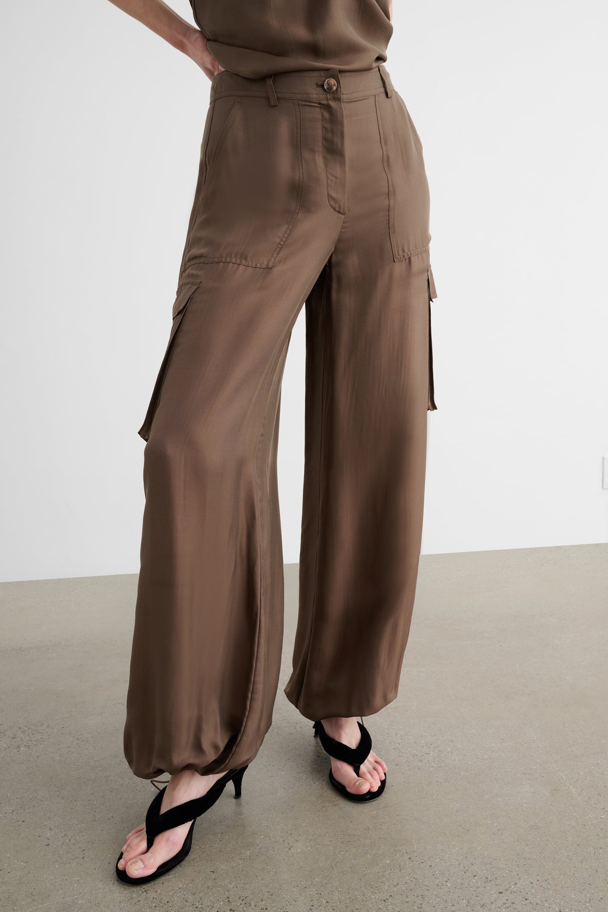 JAMES MID RISE WIDE LEG CARGO PANT - Toccin