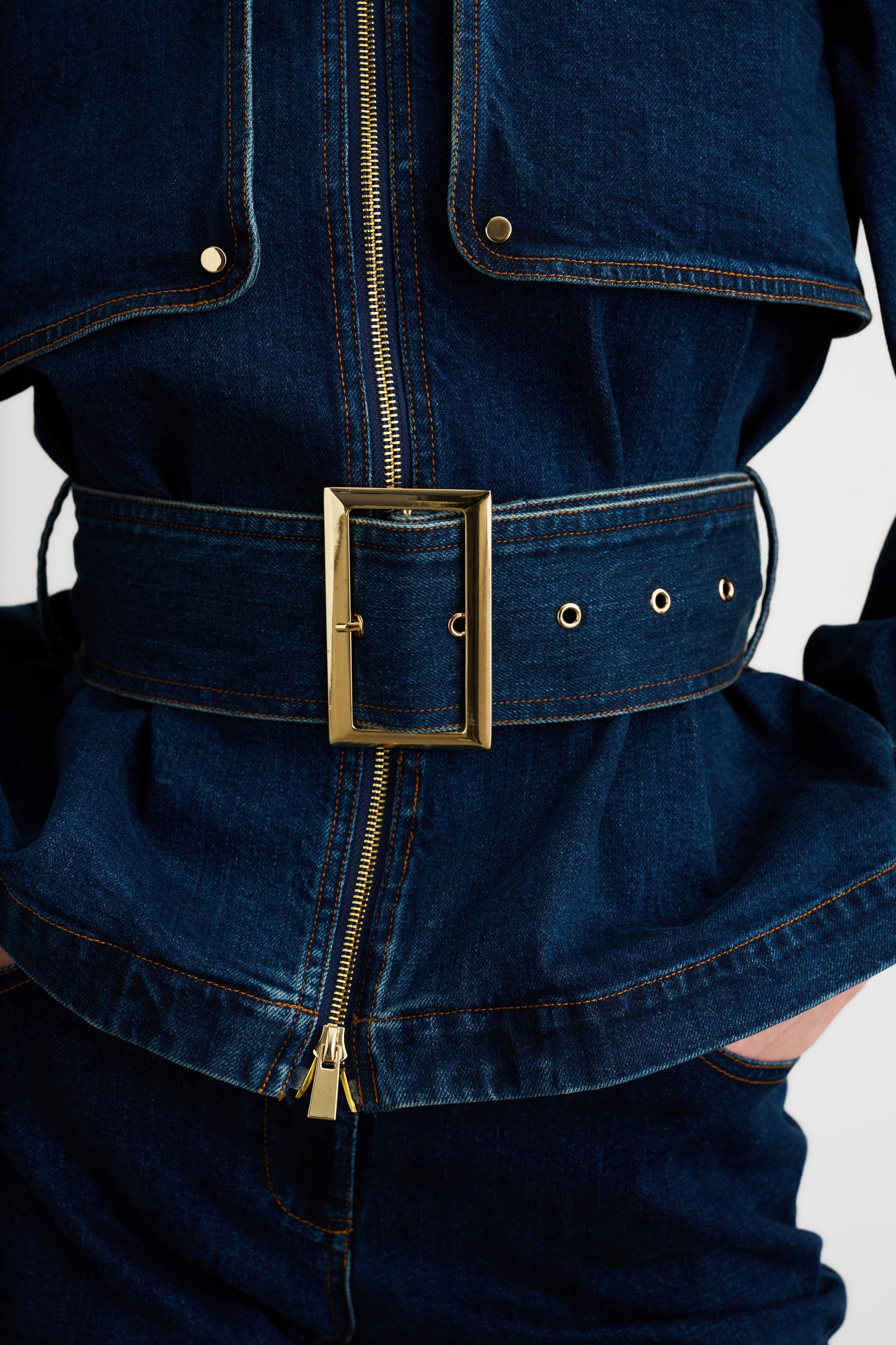 BRIGHTON BELTED ZIP-FRONT JACKET - Toccin