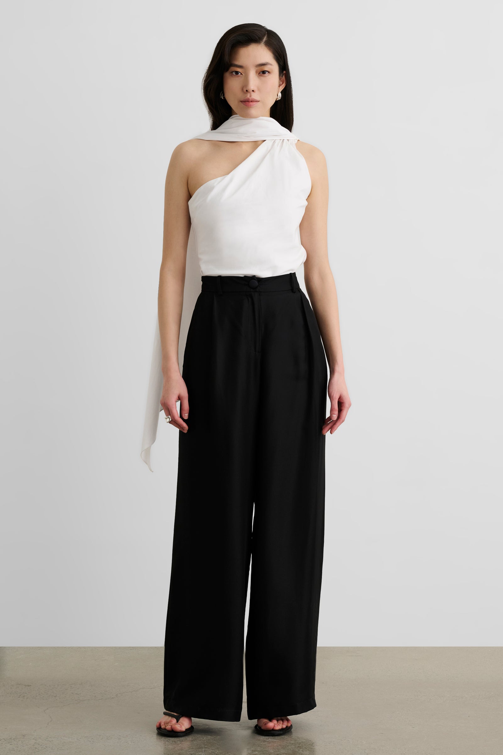 SOLARA SILK PLEATED WIDE LEG TROUSER - Toccin
