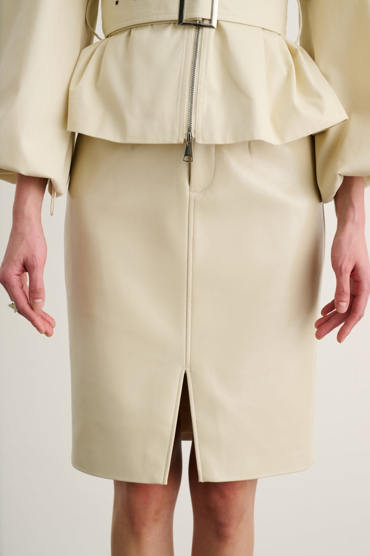 NOELLE KNEE LENGTH PENCIL SKIRT - Toccin