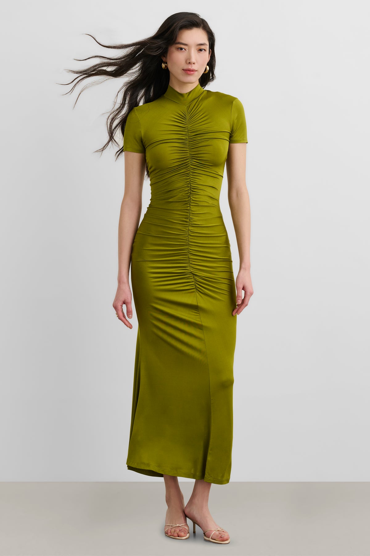 GRACELYN MOCK NECK SHORT SLEEVE RUCHED MIDI DRESS - Toccin