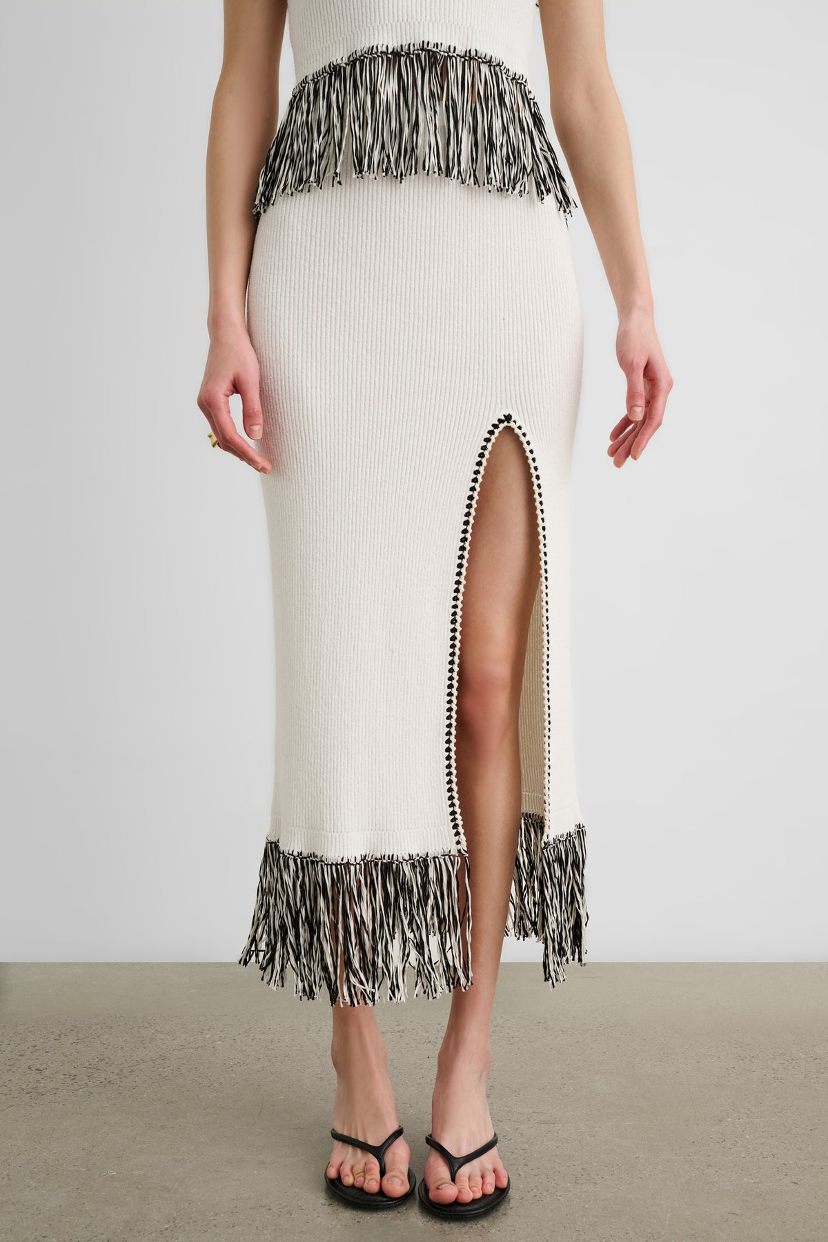 AMORA FRINGE MIDI SKIRT WITH SLIT - Toccin